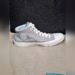 Women's Converse Size 8